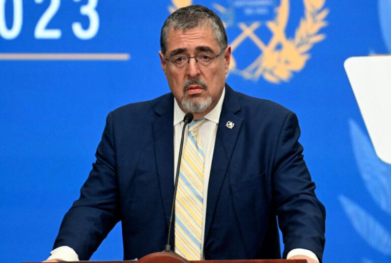 Presidente de Guatemala dice contenedor fue “contaminado” con droga en República Dominicana