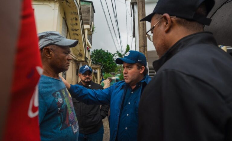 Paliza llega a Puerto Plata, golpeada por las lluvias,  y Abinader se une este martes