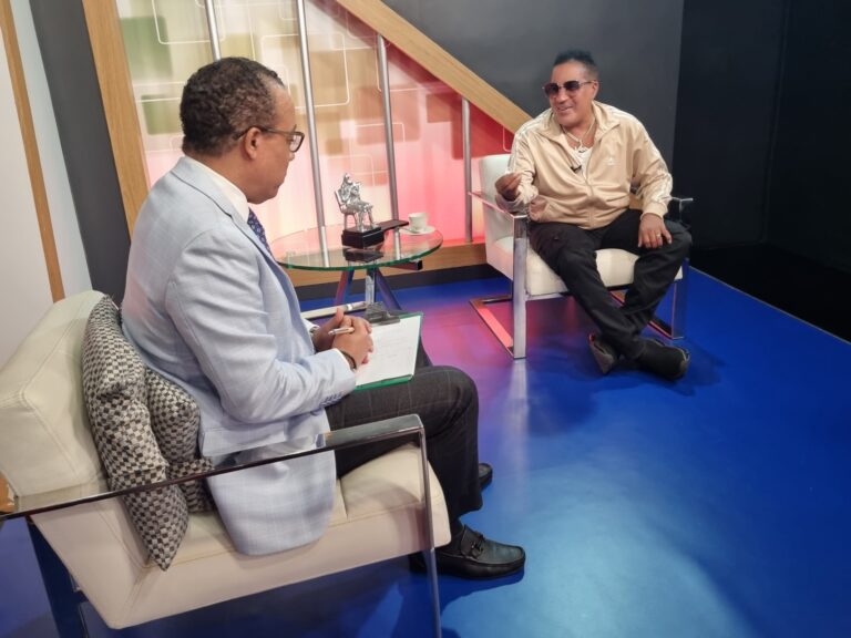 Video- Revela rechazó varias veces ofrecimiento de cocaína y mujeres en fiestas que amenizaba