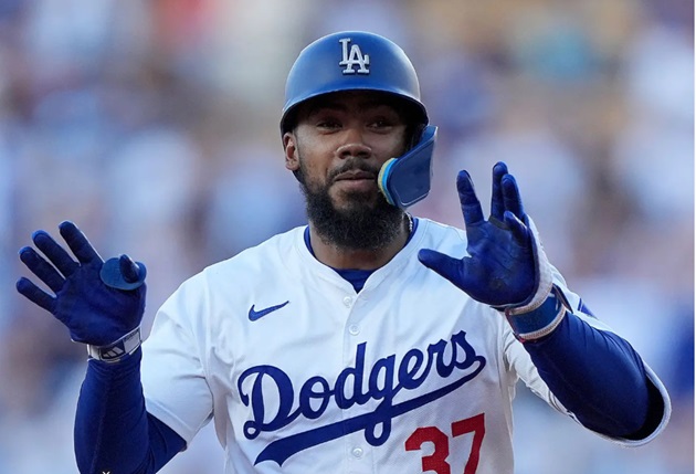 Teóscar Hernández pacta con los Dodgers por tres años y US$66 millones