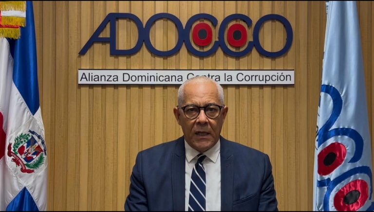 Video- ADOCCO SOLICITA A LA DIRECCIÓN DE CONTRATACIONES SUSPENDER LICITACIÓN PARA RECOGIDA DE BASURA EN SANTIAGO POR ESTAR VICIADA