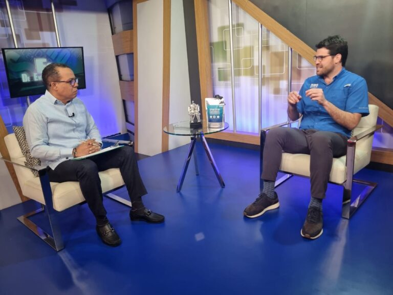 Entrevista : Andrés Bisonó León: “Estamos generando empleos e innovando con la empresa SOS, Biotech, que labora con algas marinas”