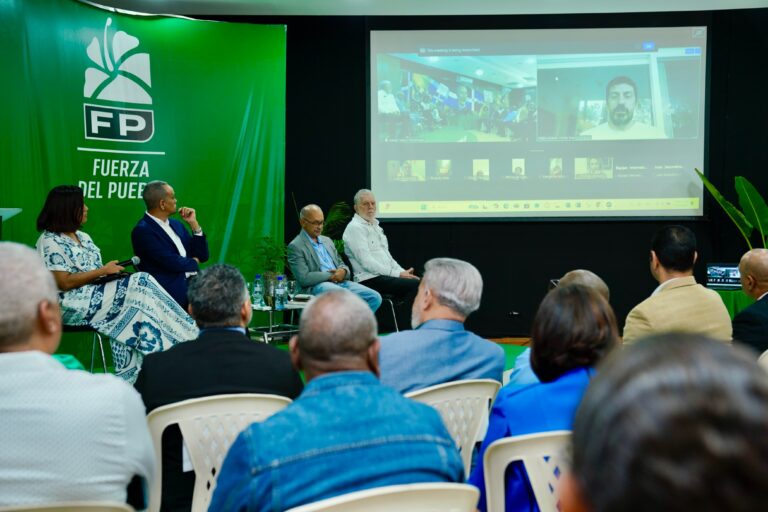 Fuerza del Pueblo lleva a cabo Conferencia sobre Institucionalización y Modernización Partidaria