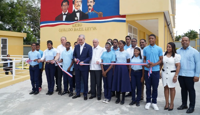 Presidente Abinader inaugura un liceo en Pantoja y un INAIPI en Manoguayabo