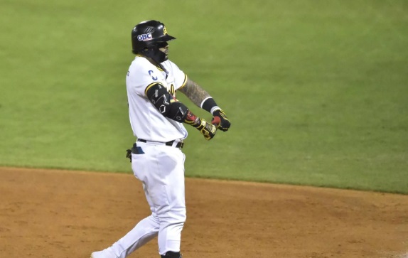 Águilas Cibaeñas doblegan a las Estrellas Orientales