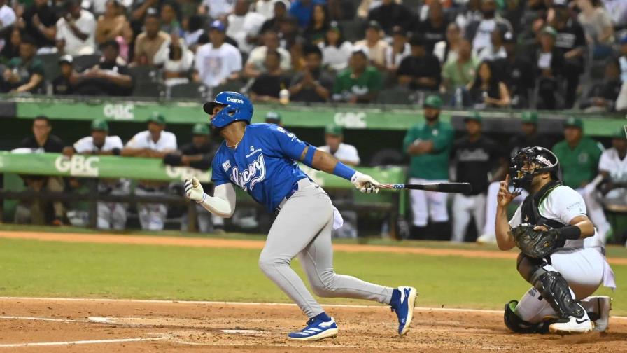 Andújar y Mejía deciden triunfo del Licey sobre Estrellas