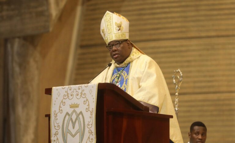 Castro Marte dice crecimiento económico y social de RD está como un avión, volando muy profundo en el aire donde el piloto ha dicho «Quitense los cinturones que el país camina tranquilo»