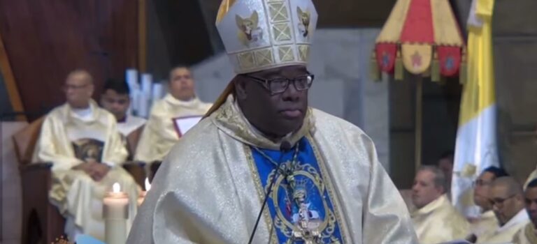 Obispo de Higüey pide restricción en horarios de venta de alcohol para proteger a la juventud