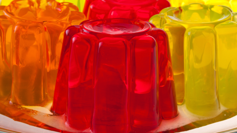 La FDA prohíbe el colorante rojo 3 en alimentos tras su posible vinculación con el cáncer