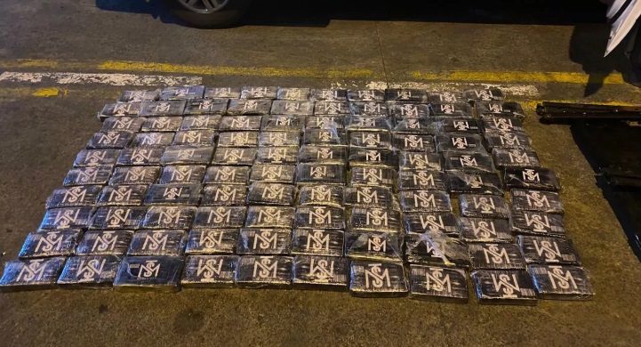 DNCD incauta en Santo Domingo Este 100 paquetes de presunta cocaína