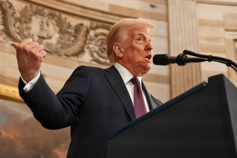 Trump: “El helicóptero se dirigió directamente hacia el avión durante un largo periodo de tiempo”