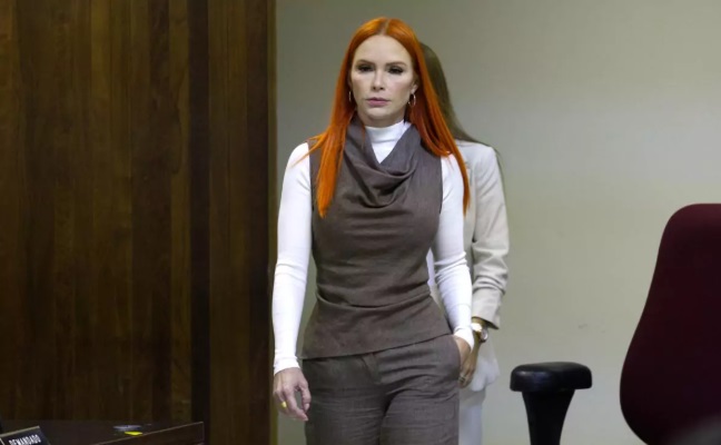 Orden de arresto contra esposa de Daddy Yankee queda sin efecto tras entregar información