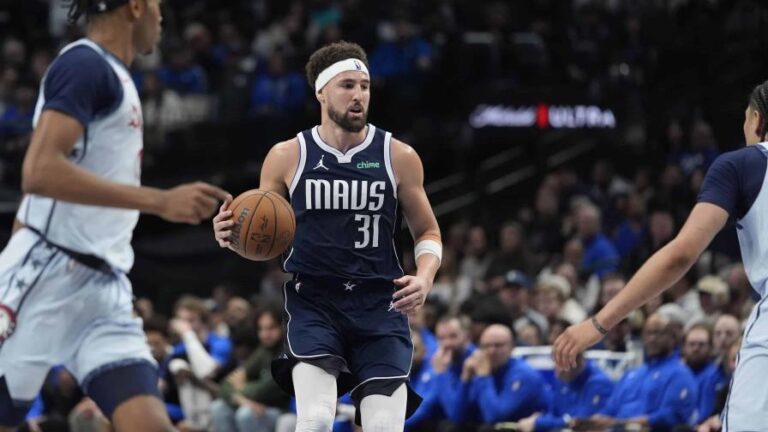 Klay Thompson anota 7 triples en el primer cuarto y Mavs superan a los Wizards