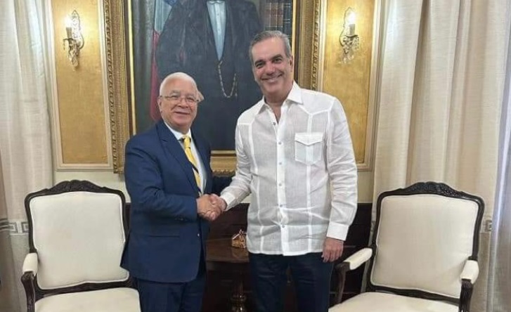 Tomás Hernández Alberto defiende política social del Gobierno