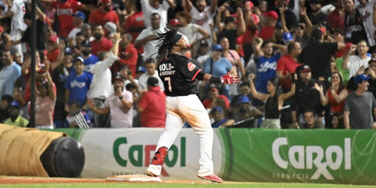 Leones vienen de atrás para empatar la Serie Final