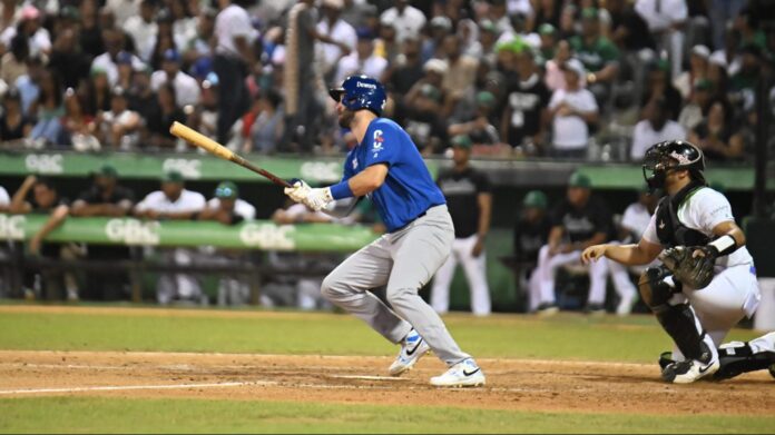 Licey remonta ante Estrellas