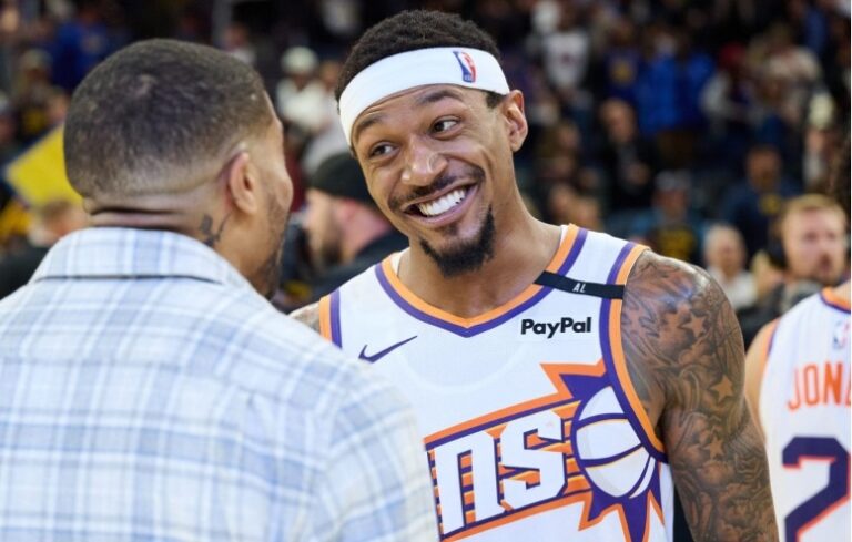 Los Phoenix Suns envían al banquillo a Bradley Beal