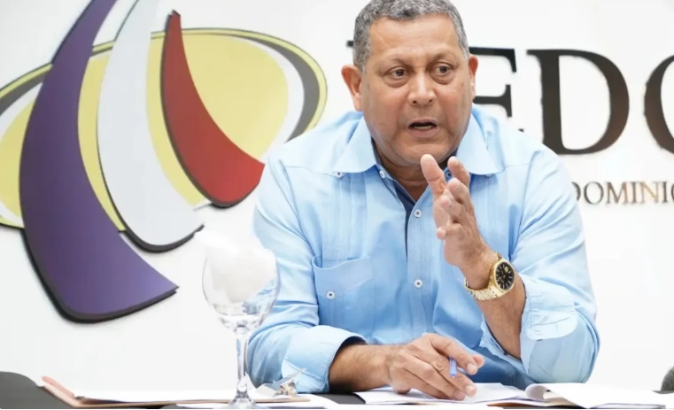 Presidente de Fedomu llama a alcaldes a retirar propaganda política