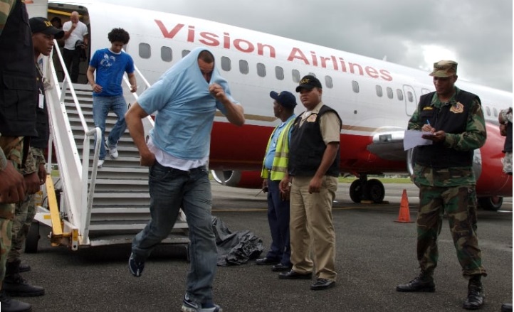 Estados Unidos repatriará 49 dominicanos arrestados en redadas en Estados Unidos