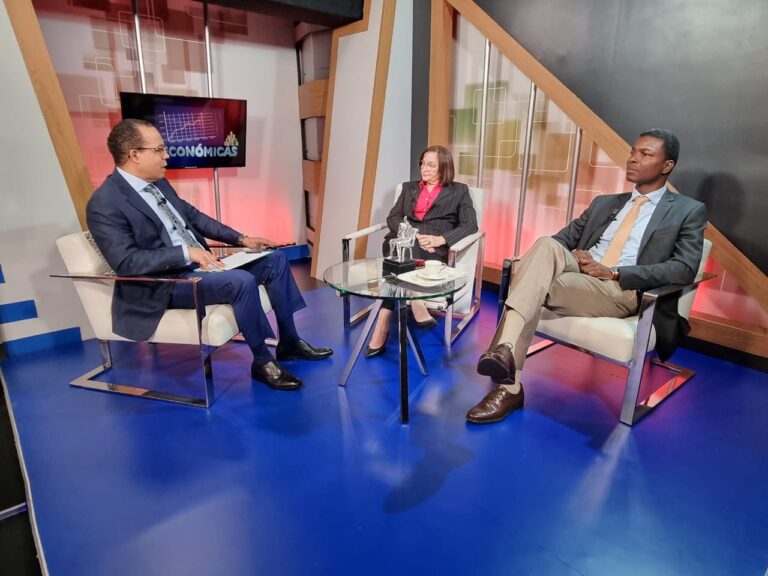 Video- Colegio de Psicólogos da voz de alarma sobre efectos nocivos uso tecnología y redes sociales en menores de edad