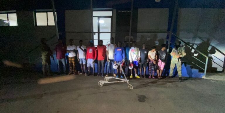 Ejército detiene más de mil extranjeros, miles de unidades de cigarrillos, alcohol en zona fronteriza