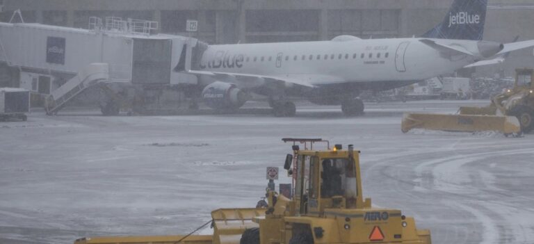 Estados Unidos cancela más de 2.000 vuelos por el temporal en el sureste del país
