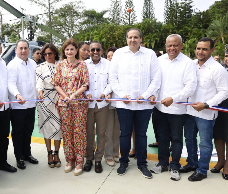 Vicepresidenta Raquel Peña pone en operación helipuerto de emergencias en Monte Plata