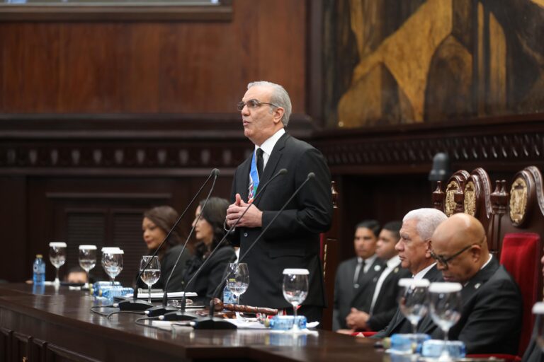 RD construye gobierno eficiente: reduce tiempo de respuesta en servicios institucionales y aumenta acceso a servicios digitales