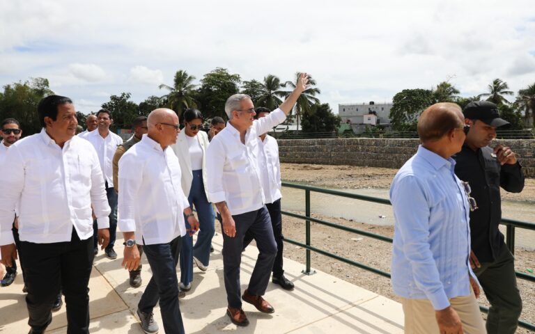 Tras años de espera, presidente Abinader entrega un acueducto para Miches-Zona Turística, que beneficiará a más de 33,000 habitantes