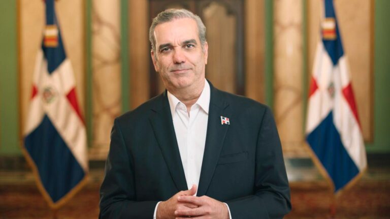 Presidente Abinader asciende varios coroneles del Ejercito a generales