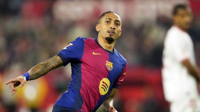 Barcelona golea 4-1 a Sevilla y pone al rojo vivo la Liga española