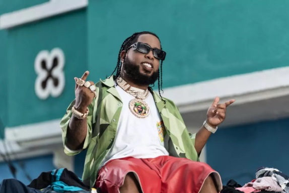 Chimbala celebra sus nominaciones en premios Lo Nuestro y Soberano