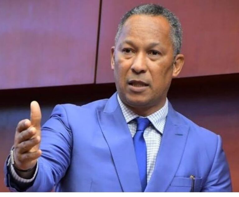 Exsenador Dionis Sánchez estima apagones son expresión histórica del fracaso promotores del “cambio”