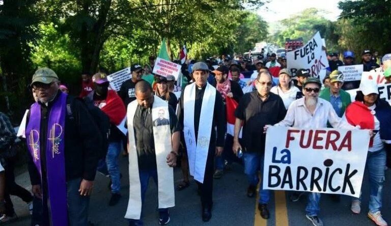 Iglesias y grupos populares de Bonao ratifican marcha contra la presa de cola de la Barrick