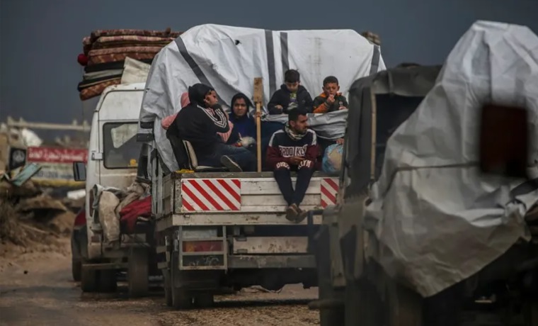 Hamás asegura que seguirá el alto al fuego en Gaza y liberará más rehenes este sábado