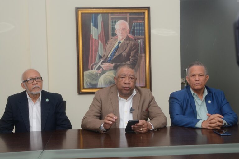 El PRM quiere eliminar los autobuses de la OMSA, asegura Ignacio Ditrén, exdirector de la entidad