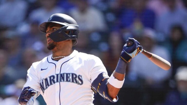 Julio Rodríguez es señalado entre los de mayor progreso para 2025