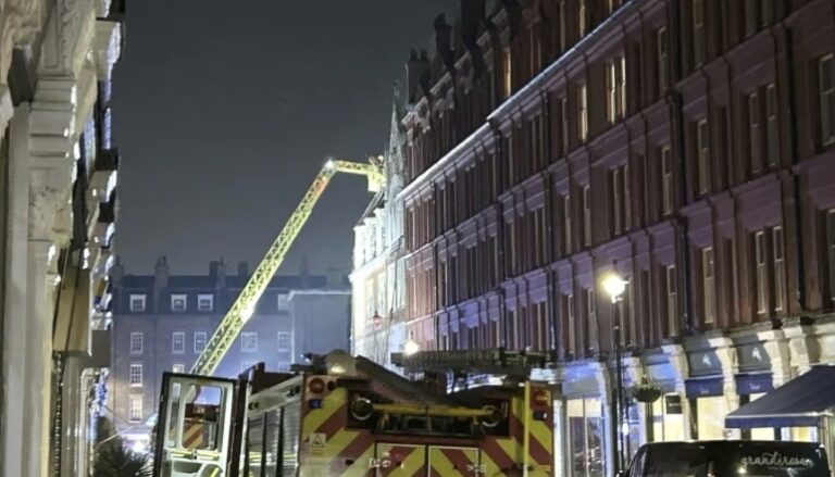 Más de 100 evacuados por incendio en un hotel de Londres