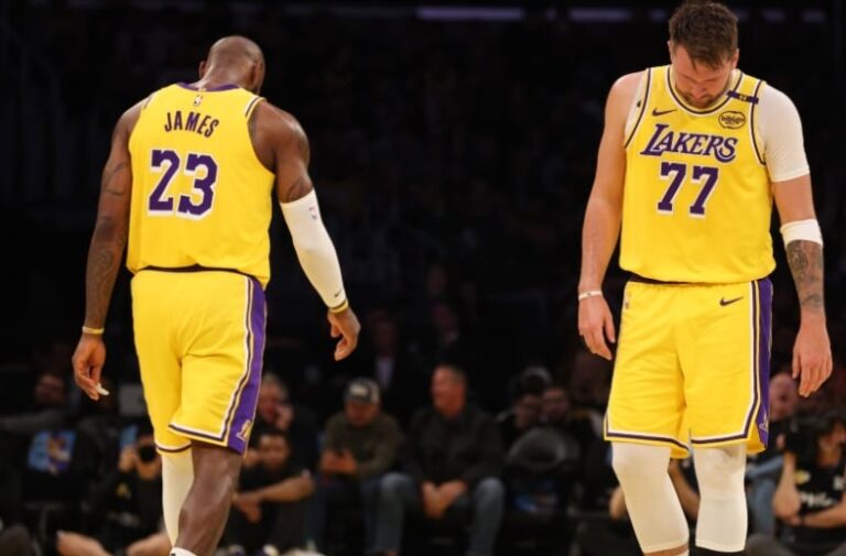 Los Lakers firman otro desastre al caer ante Charlotte