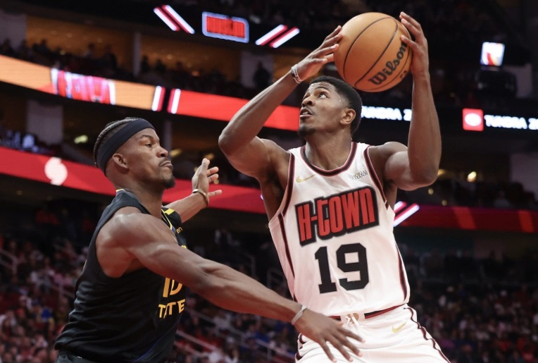 Los Warriors de Golden State están 3-1 con Jimmy Butler