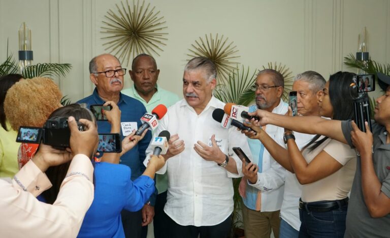 Miguel Vargas anuncia PRD depositará el martes ante JCE propuesta para regular candidaturas independientes