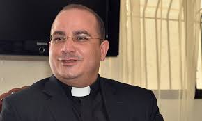 Padre Kennedy afirma hay que ponerle control a desaprensivos de las redes sociales