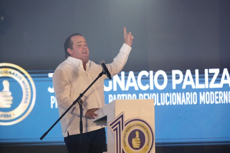 Reportaje- Oposición dice PRM viola leyes con campaña a destiempo, oficialismo defiende su activismo