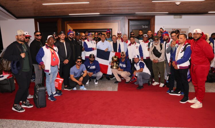 Gran recibimiento al Escogido en el AILA tras ganar Serie del Caribe