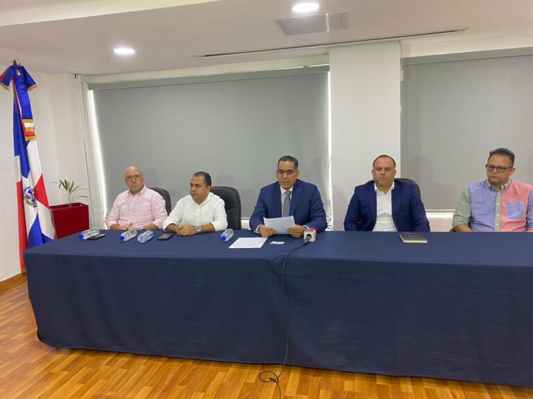 Federaciones del sector textil dominicano exigen al INABIE transparencia en adquisición de utilería escolar