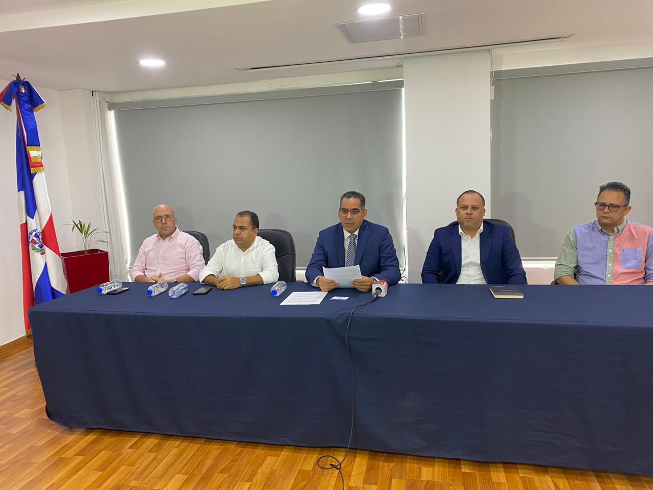 Federaciones del sector textil dominicano exigen al INABIE transparencia en adquisición de utilería escolar