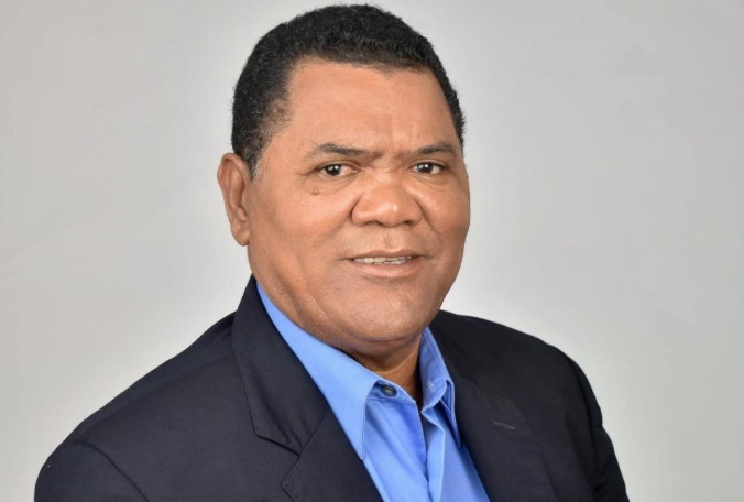 Renuncia del PLD el presidente municipal de San Luis, Víctor Peña