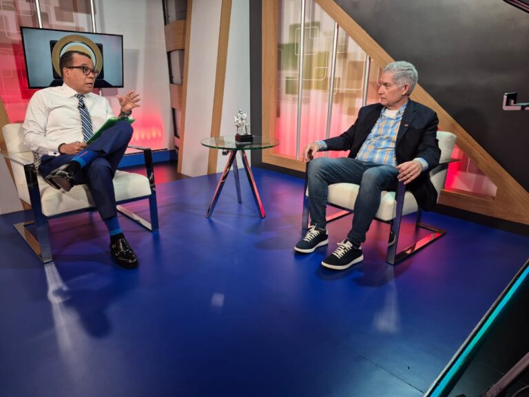 Video- Puello Herrera compara al Estadio Quisqueya con la basura y dice que la única solución es demolerlo