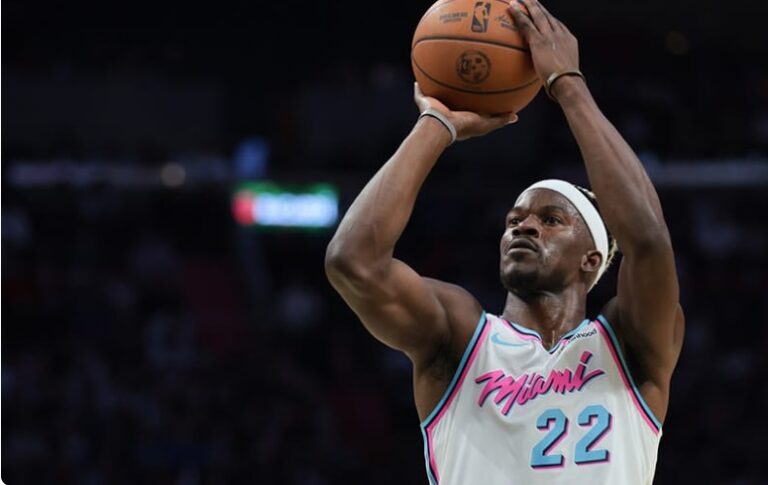 Jimmy Butler se convierte en jugador de los Golden State Warriors