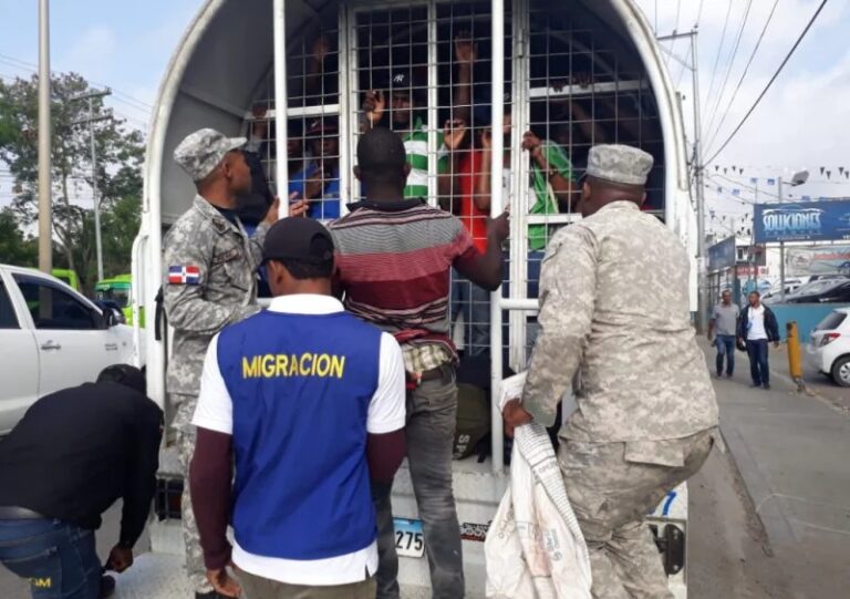 Amnistía Internacional vuelve a calificar de «racistas» las políticas migratorias de RD